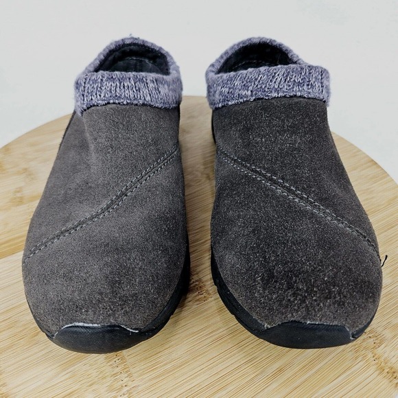 Vionic Arbor Clogs Sz 7 Gray Water Resistant Suede Slip On Knit Collar Comfort - Picture 2 of 10
